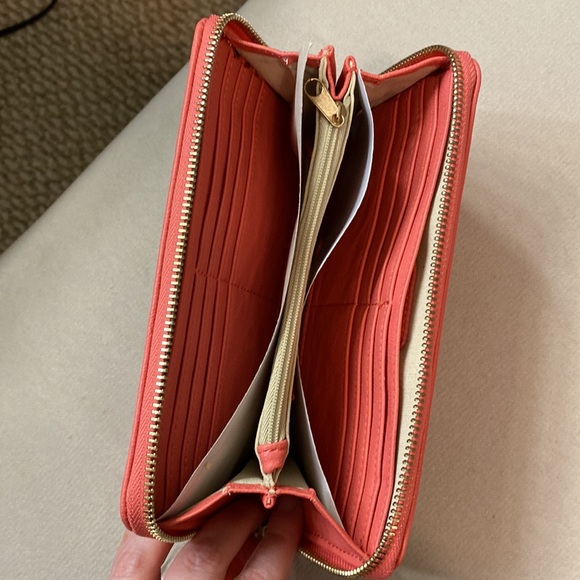 Coral Aldo Wallet - Picture 4 of 5